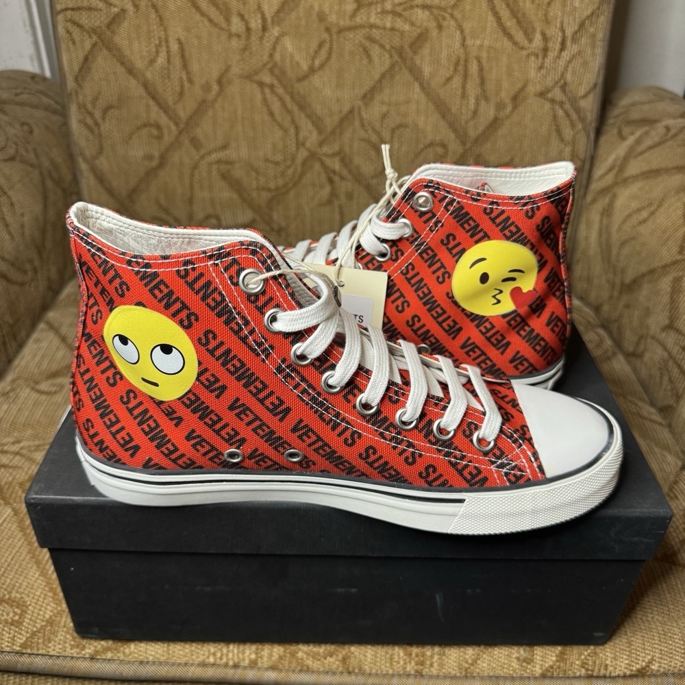 $804  VETEMENTS by Demna Canvas emoji High-Top Chucks Sneakers (39 EU; 9 US) NIB